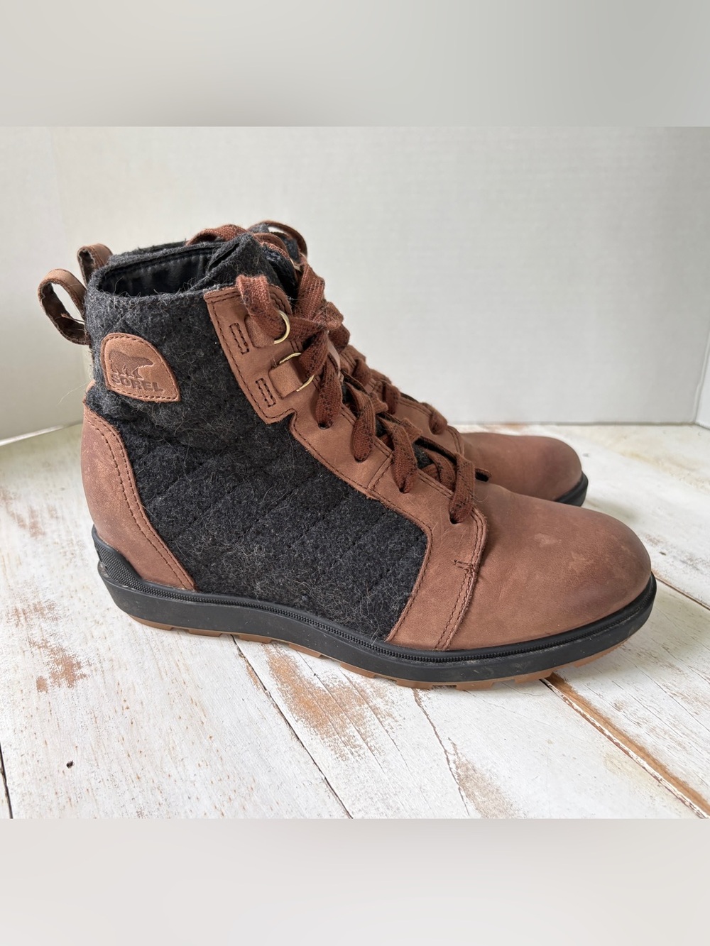 SOREL Evie II NW Lace Wedge Booties Brown & Black Waterproof boots sz 8.5 EUC